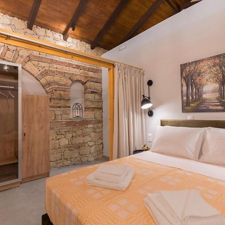 Casa Leone, Cosy Apartment Overlooking The Square Spílion Exterior foto