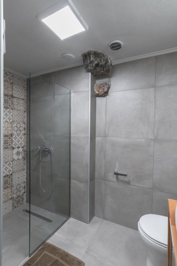 Casa Leone, Cosy Apartment Overlooking The Square Spílion Exterior foto