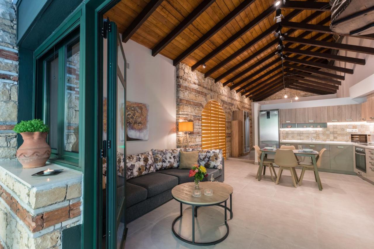 Casa Leone, Cosy Apartment Overlooking The Square Spílion Exterior foto